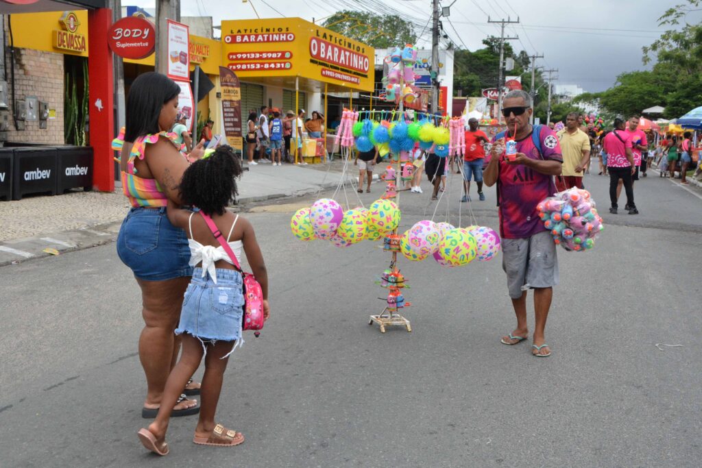 Famílias e crianças marcam presença no Esquenta Micareta