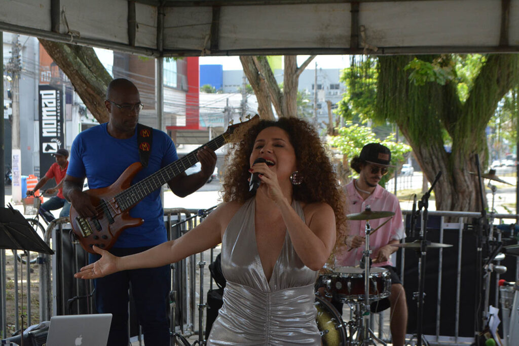 Conversa com especialistas, música e diversão marcam segundo dia da Folia Pet