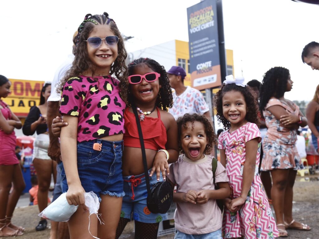 Atividades lúdicas, dinâmicas e apresentações culturais na Micareta Kids