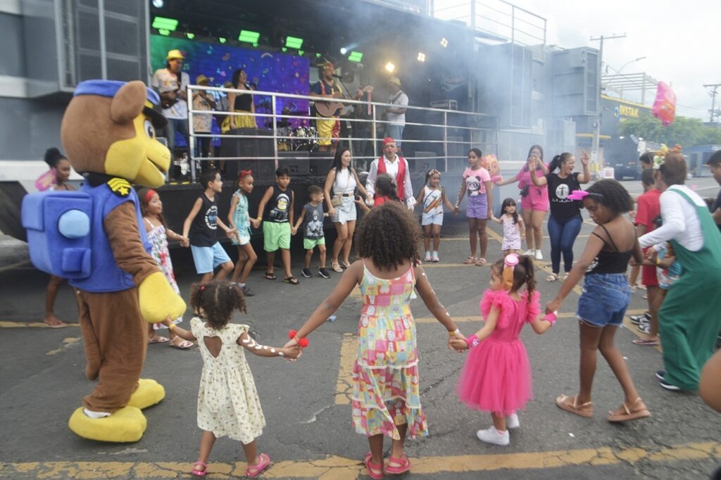 Banda Companhia da Alegria agita a criançada no Micareta Kids